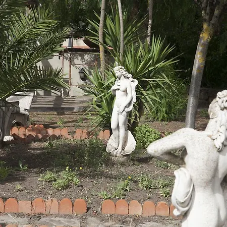 Bed & Breakfast La Dimora Di Samu 3*