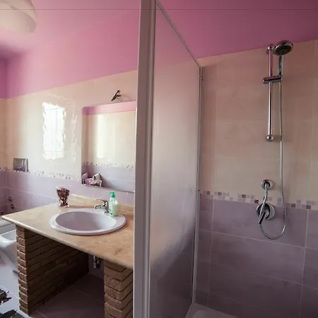 Bed & Breakfast La Dimora Di Samu 3*